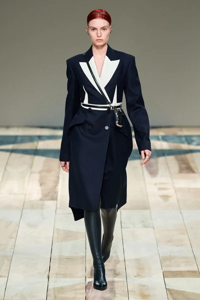 Look 1